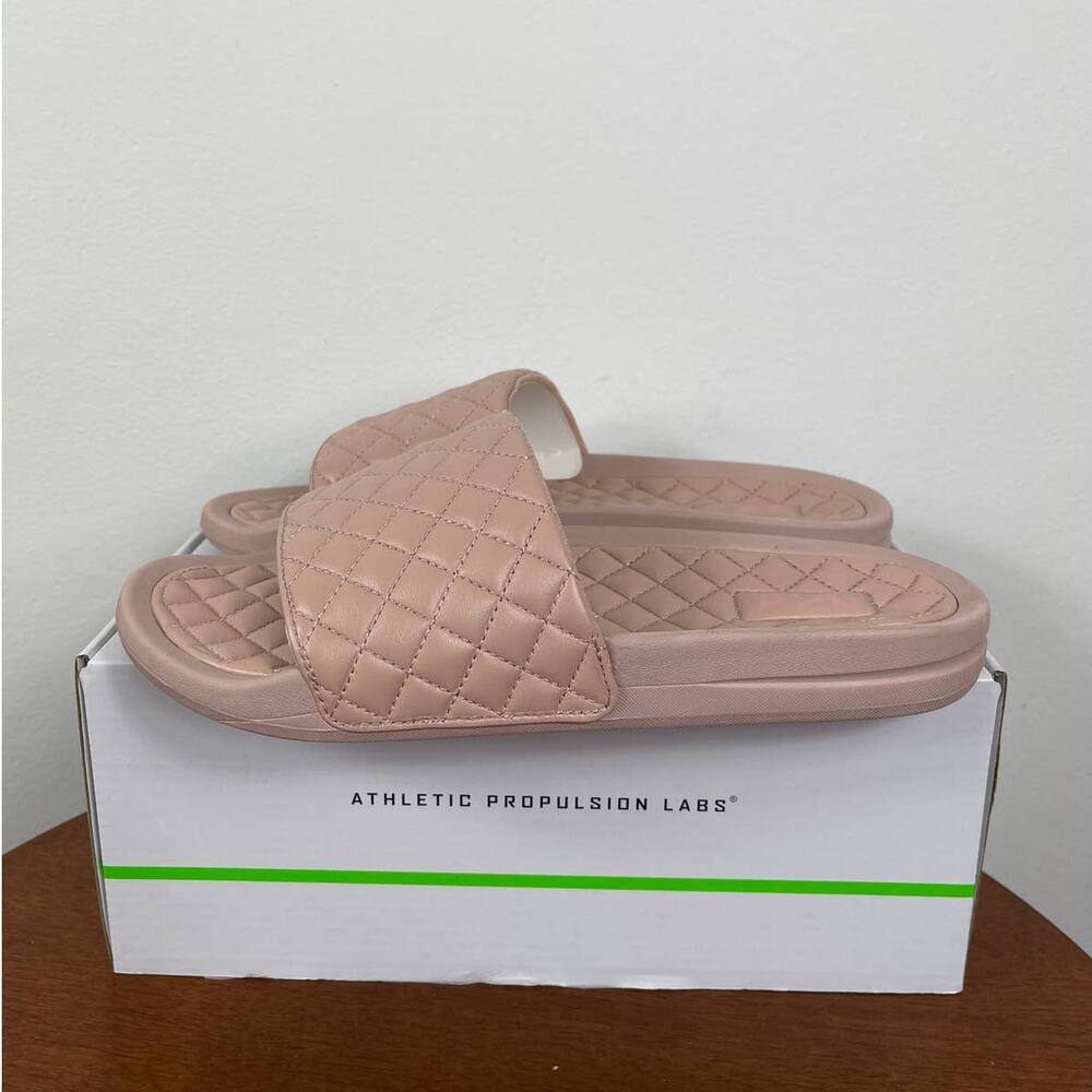 New Women's APL: Athletic Propulsion Labs Lusso Slides in Dust Rose Size 10 - Picture 5 of 8